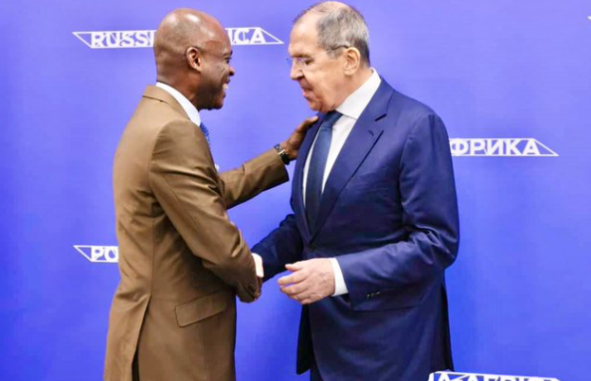 Robert Dussey et Sergueï Lavrov, son homologue Russe