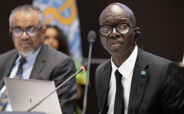 Pr Janabi à droite