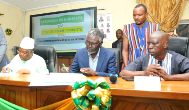 La signature du code de bonne conduite