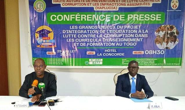 Aba Kimelabalou et Isaac Tchiakpè, lors de la rencontre..