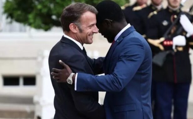 Les présidents Emmanuel Macron et Bassirou Diomaye Faye le 27 août 2025 à à l'Élysée (Paris)..